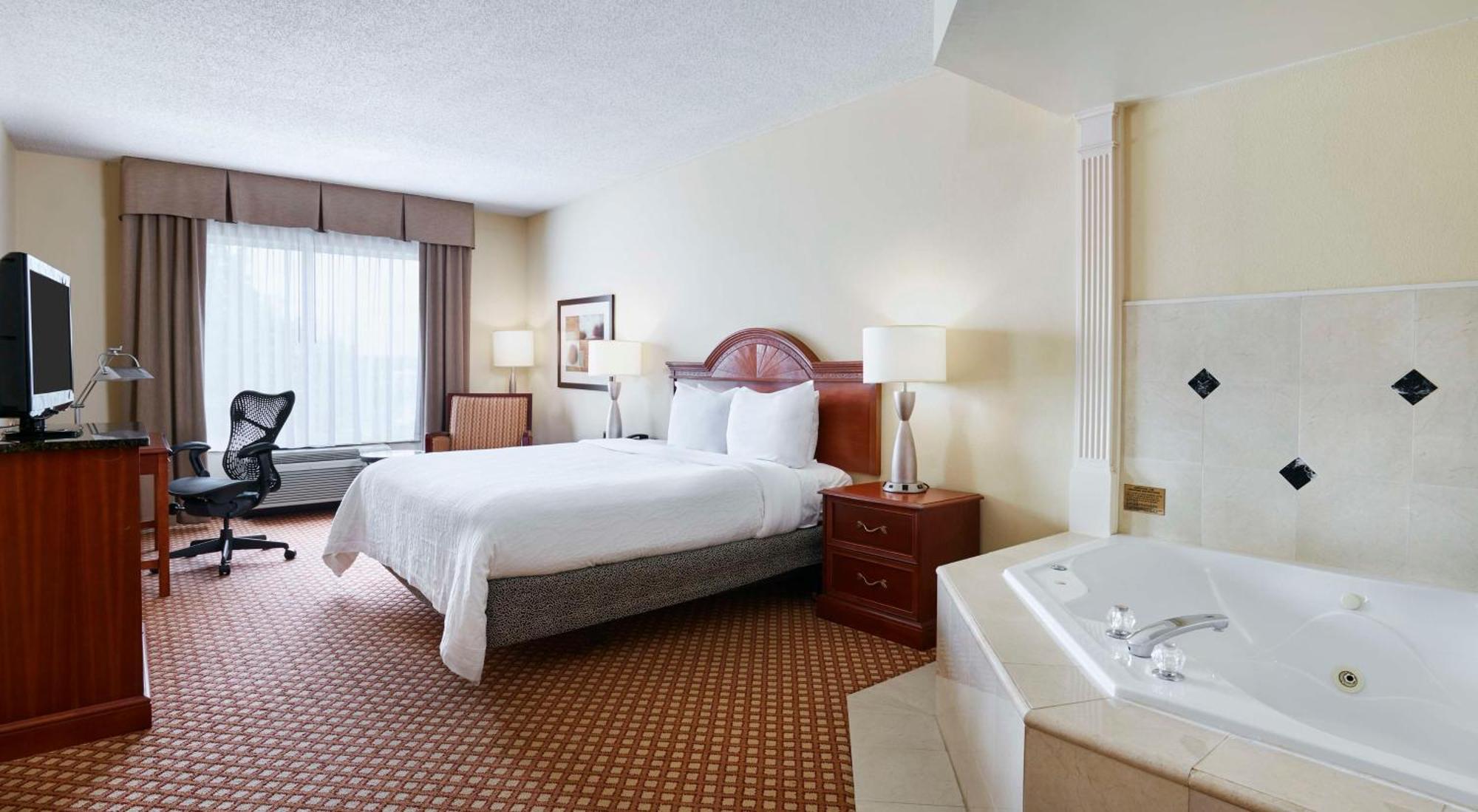 Hilton Garden Inn Charlotte North Extérieur photo