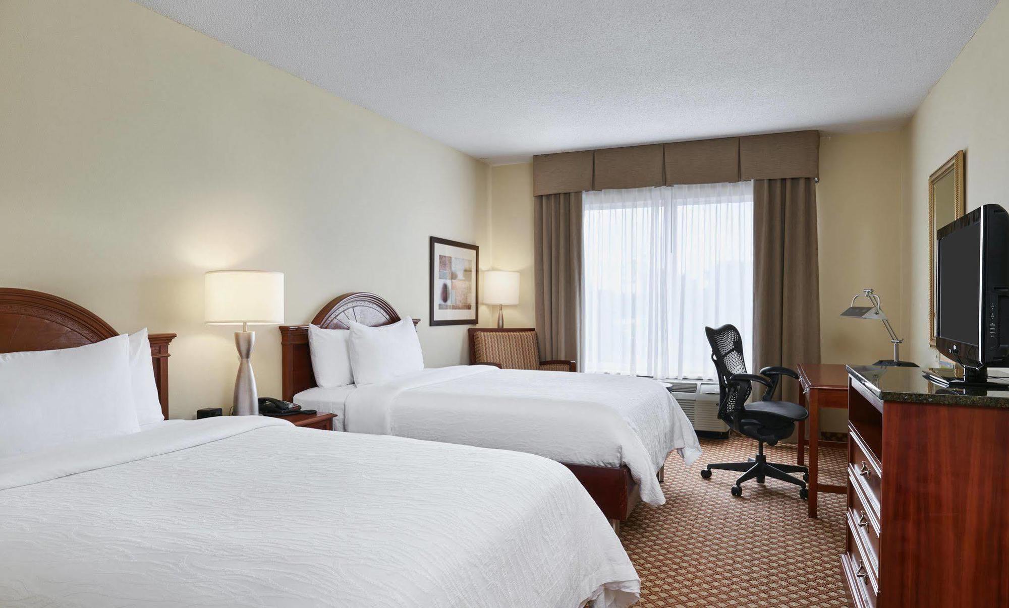 Hilton Garden Inn Charlotte North Extérieur photo