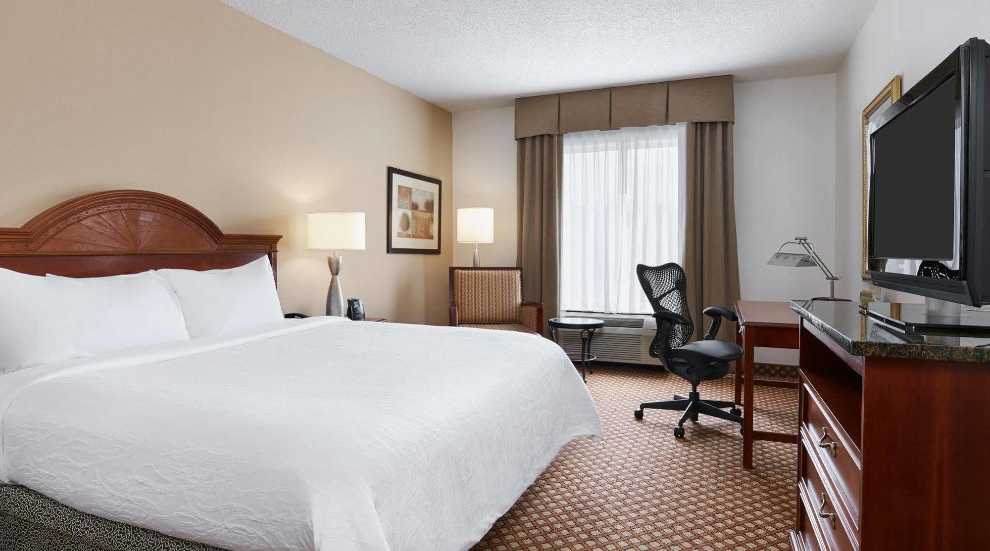 Hilton Garden Inn Charlotte North Extérieur photo